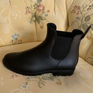 Asgard new never worn Low rain boots Super Comfortable Easy Pull up strap